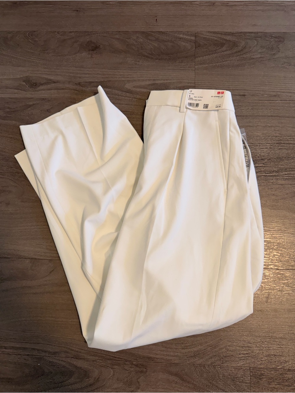 Uniqlo White Women's Dress Pants - Pleated Front